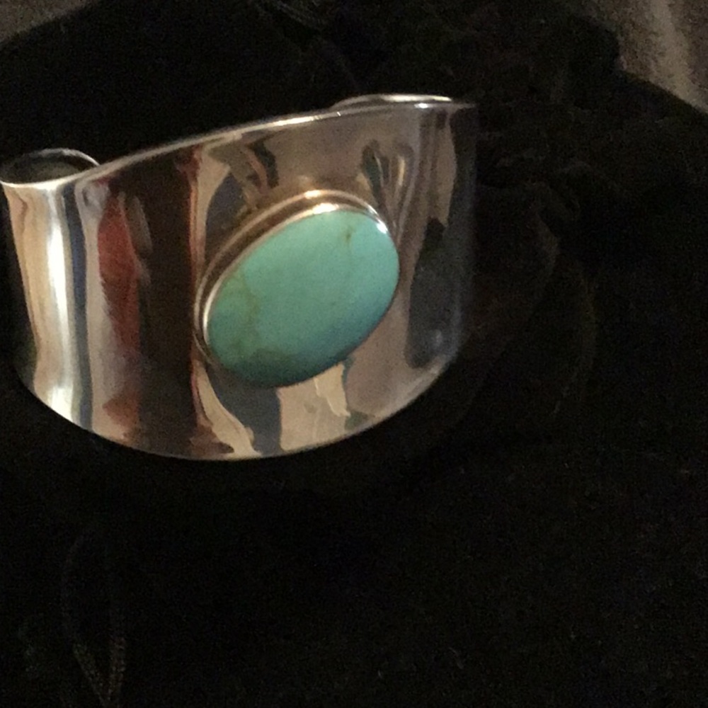 VINTAGE MEXICAN STERLING SILVER BOLD TURQUOIS CUFF